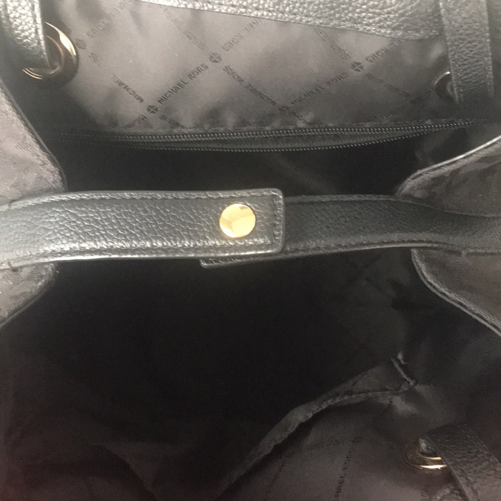 Michael Kors Black Canvas bucket purse - Picture 12 of 12